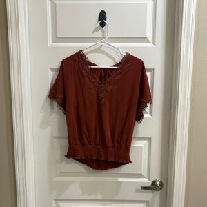 ✨Daytrip Rust Orange Lace Top✨